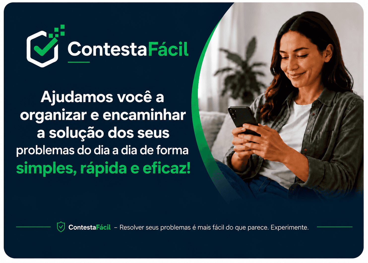 Mulher fazendo sua reclamação de consumidor pelo celular com o ContestaFácil